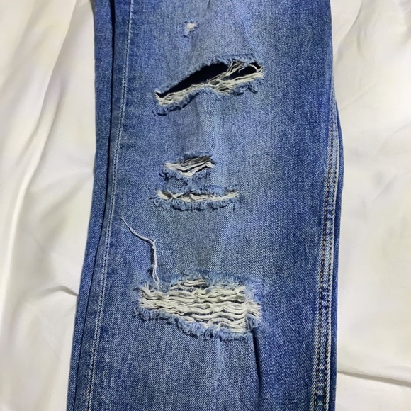 Distressed Jeans - Picture 7 of 7